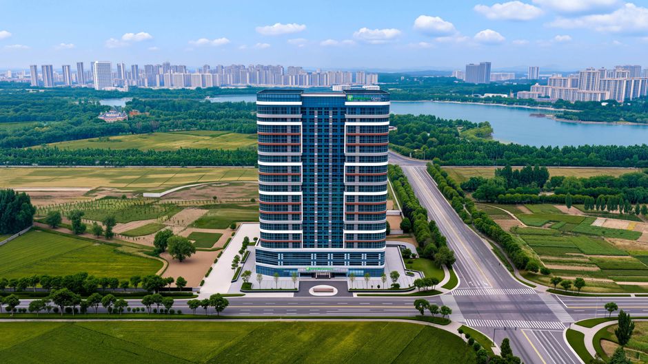 Holiday Inn Exp Pingyuan New Area Exterior