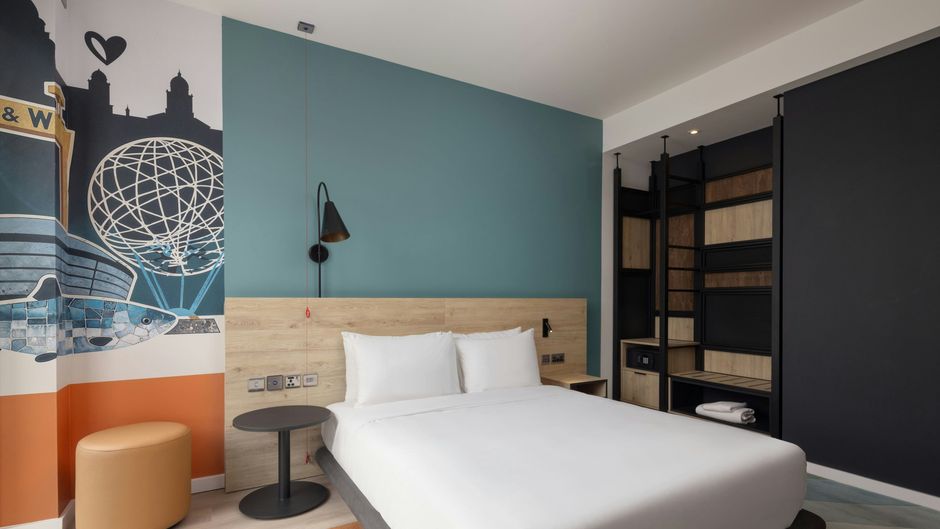 Aloft Belfast Titanic Quarter Suite