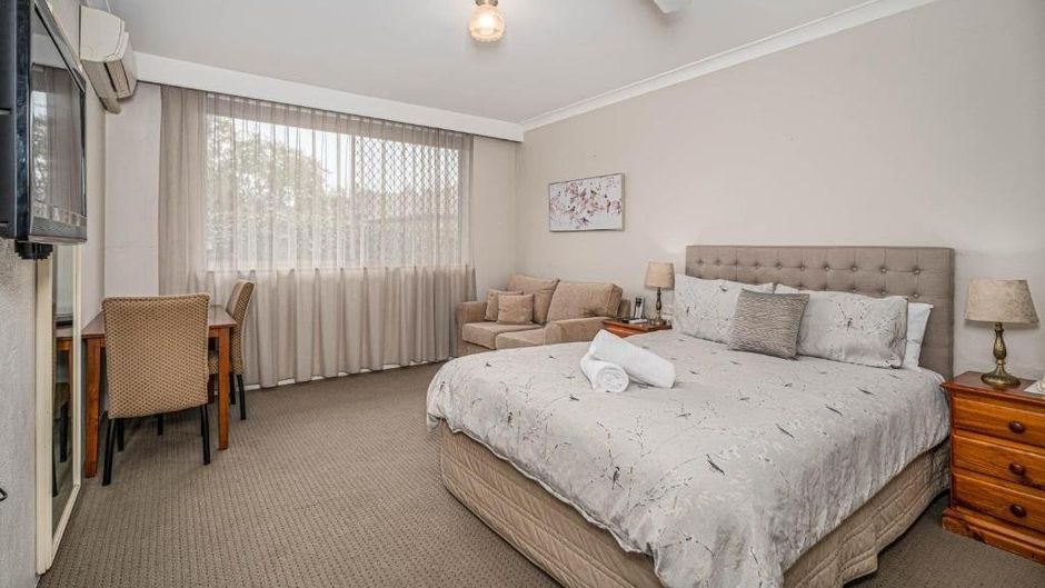 Cotswold Gardens Room