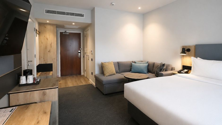 London Luton Vale Hotel Room