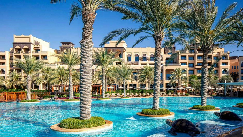 Saadiyat Rotana Resort and Villas Pool