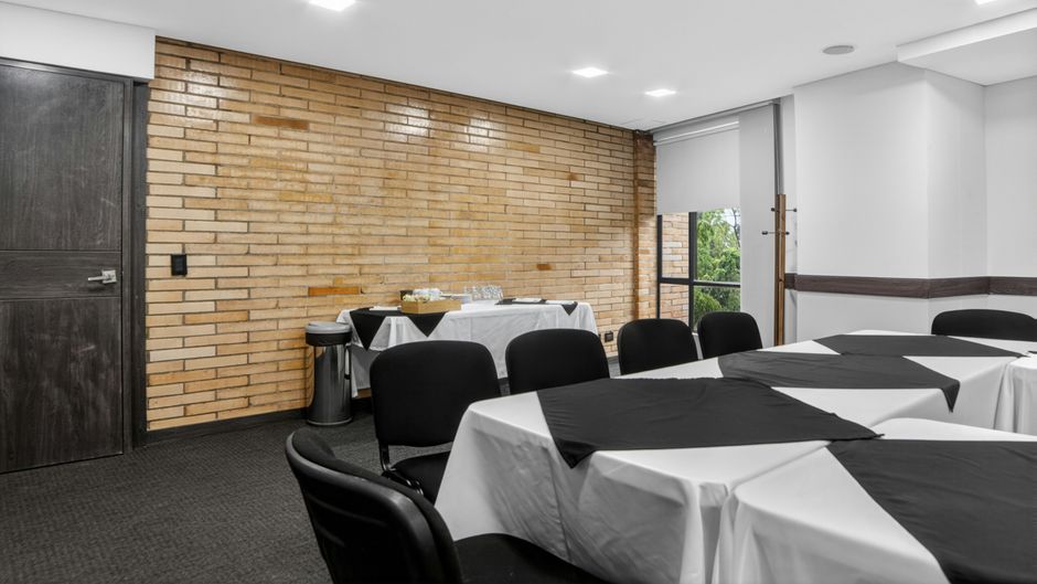Cafe Hotel Medellin Meeting