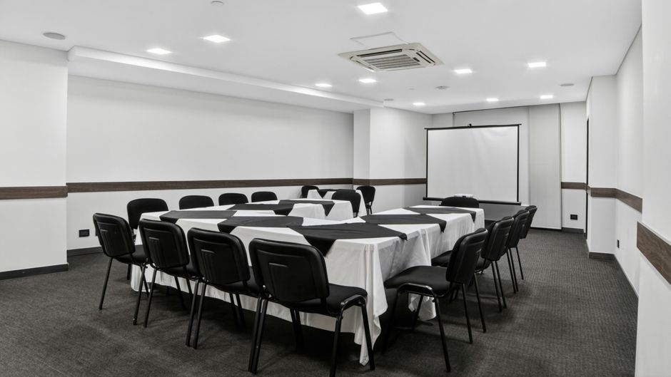 Cafe Hotel Medellin Meeting