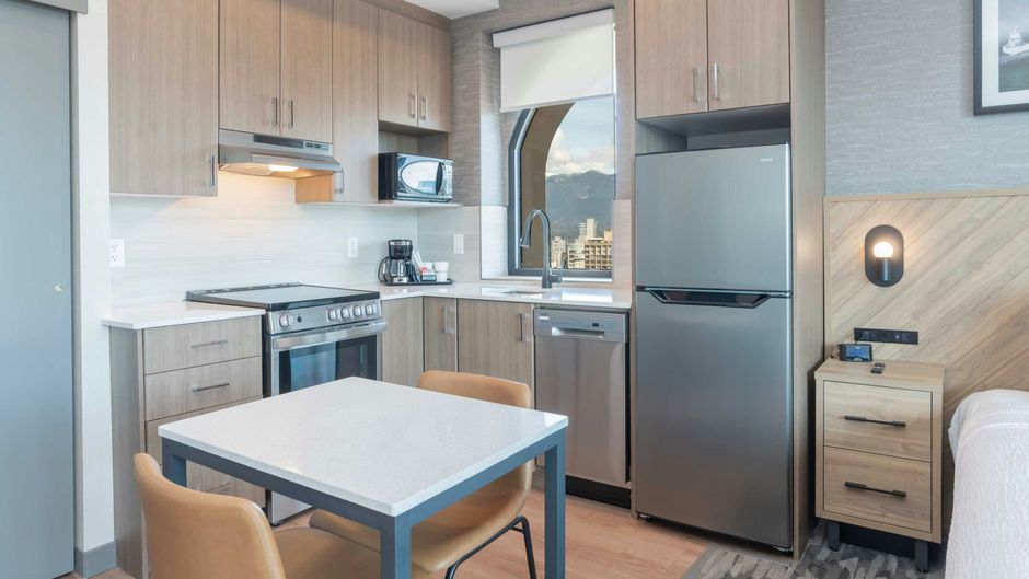Sandman Suites on Davie Vancouver Restaurant
