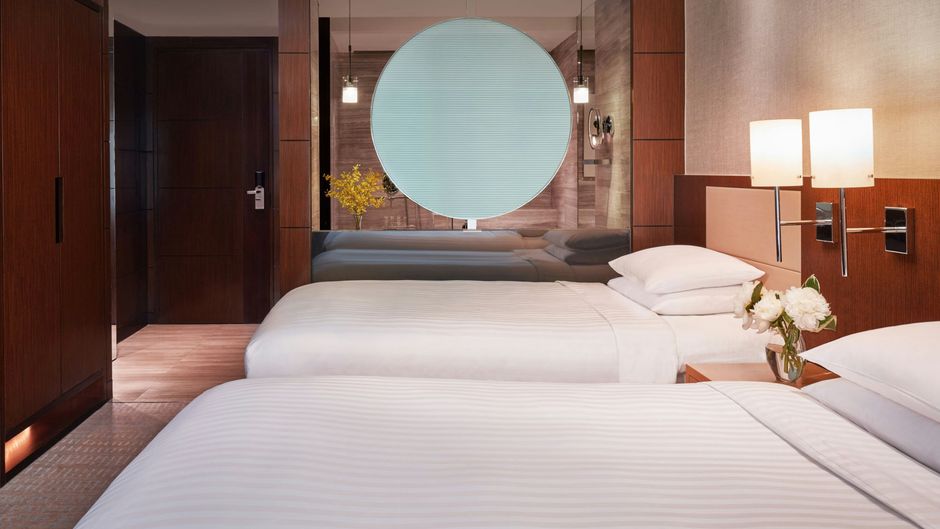 Courtyard Hong Kong Room