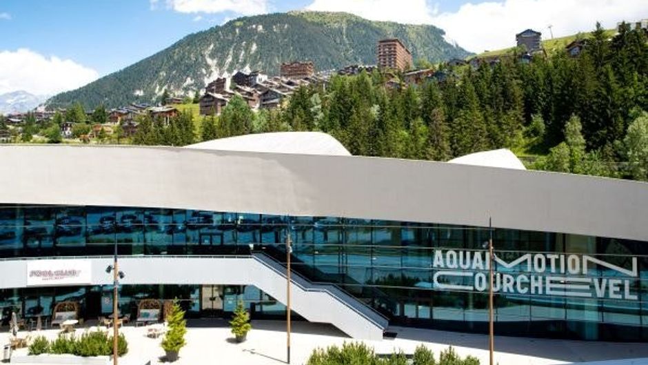 Ecrin Blanc Courchevel Pool