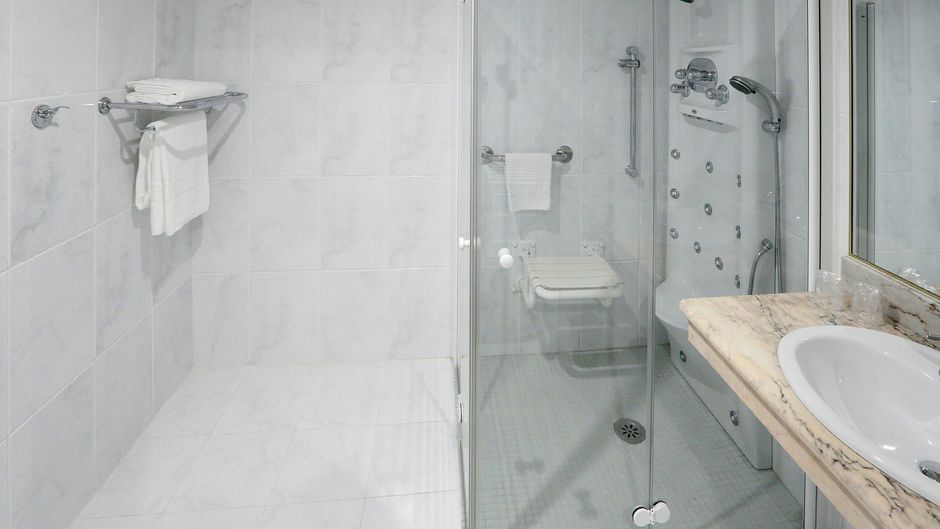 Sercotel Alfonso XIII Hotel Room