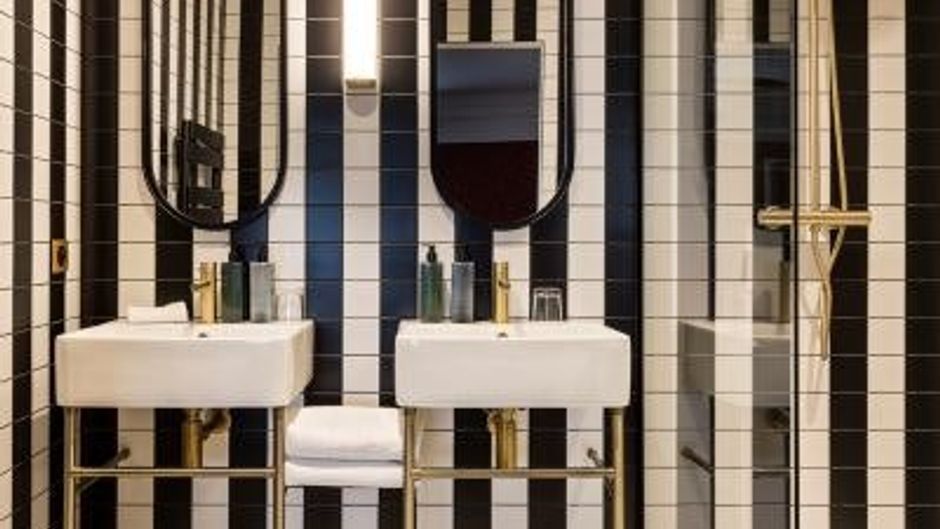 Chateau Jeanne & The Forest Room