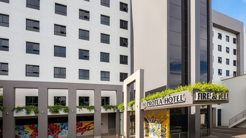 Protea Hotel Fire & Ice! Menlyn Exterior