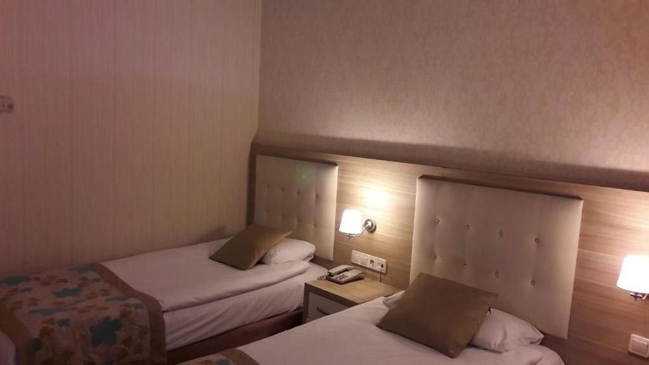 Cender Hotel Room