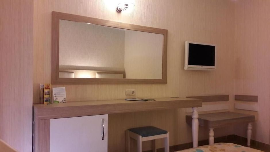 Cender Hotel Room