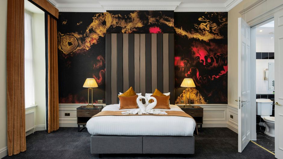 Albany Hotel Room