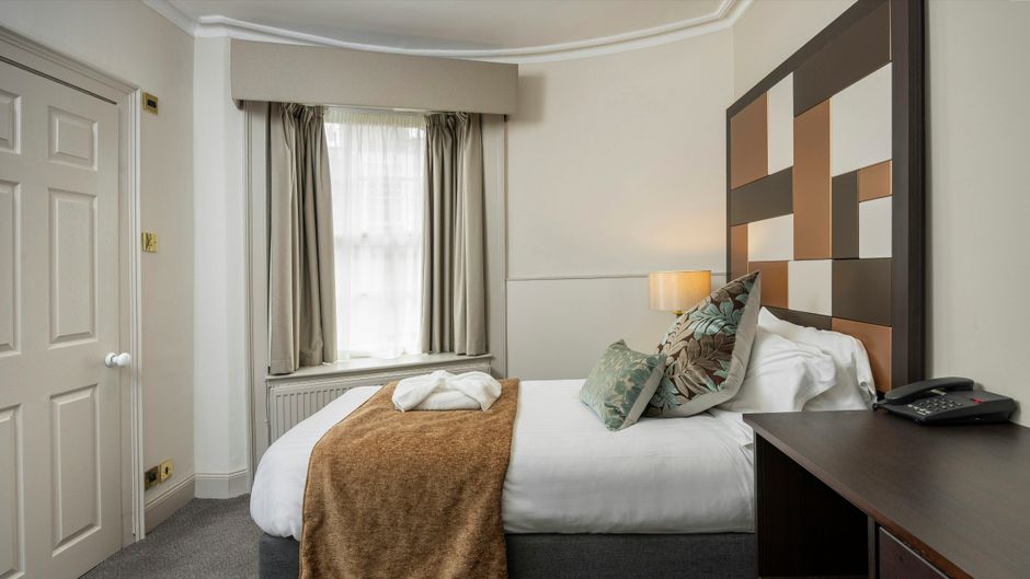 Albany Hotel Room
