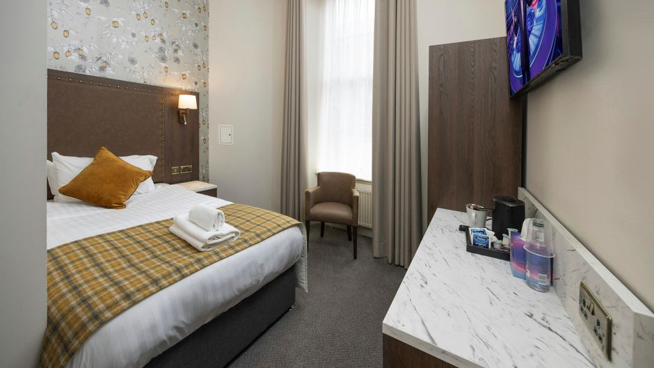 Albany Hotel Room