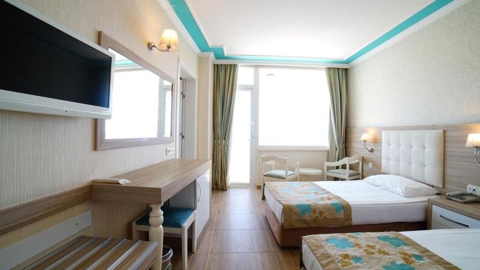 Cender Hotel Room