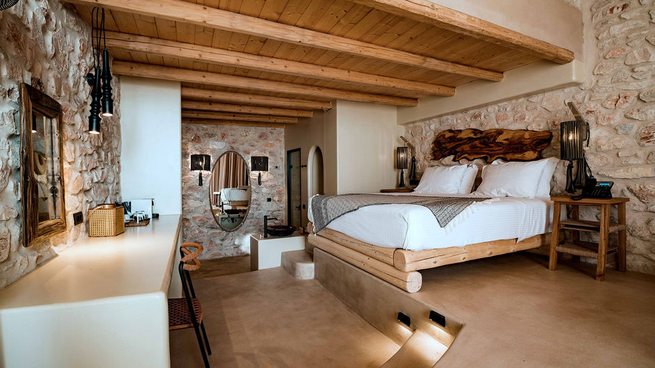 Luura Paros Cliff Suite