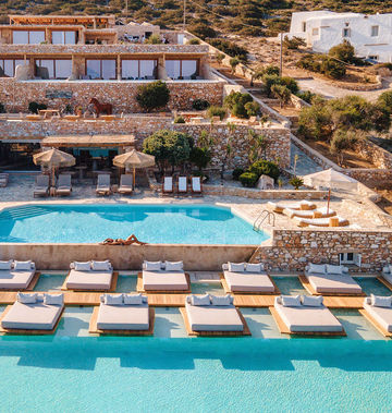 Luura Paros Cliff