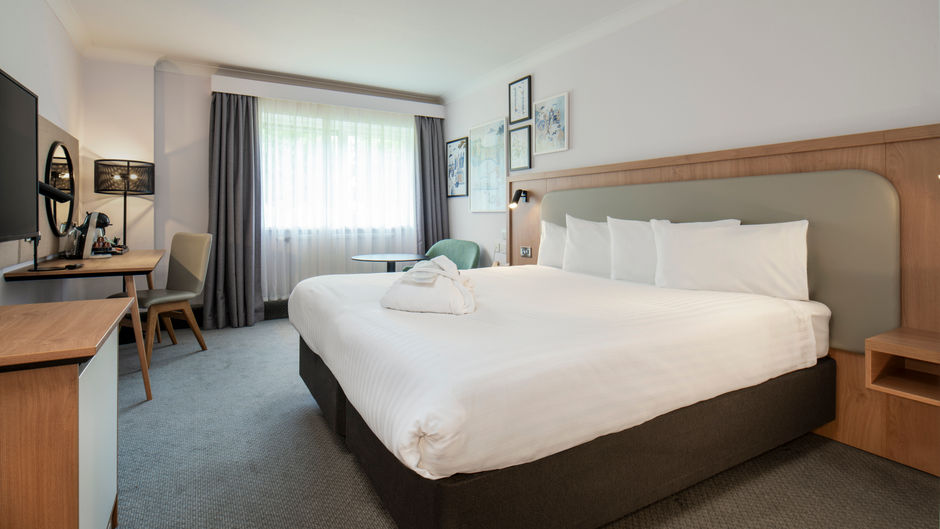 Holiday Inn London Heathrow Room