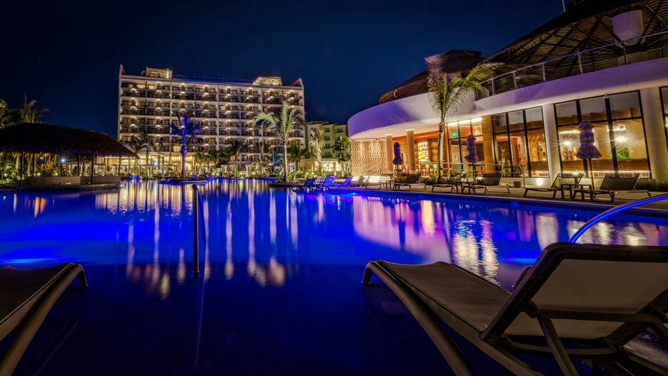 Unico Hotel Vallarta Pool