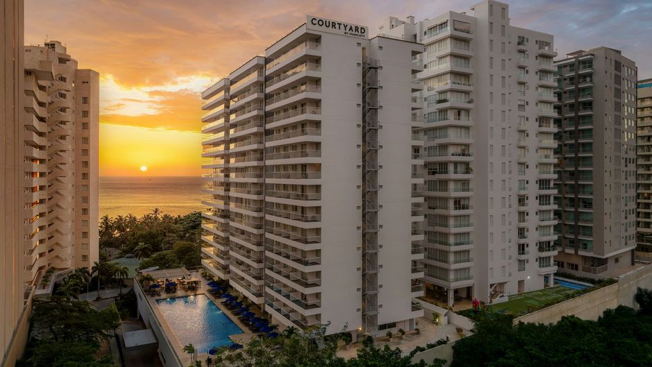 Courtyard by Marriott Santa Marta Resort Exterior