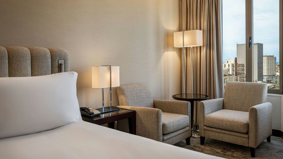 Crowne Plaza Porto Room