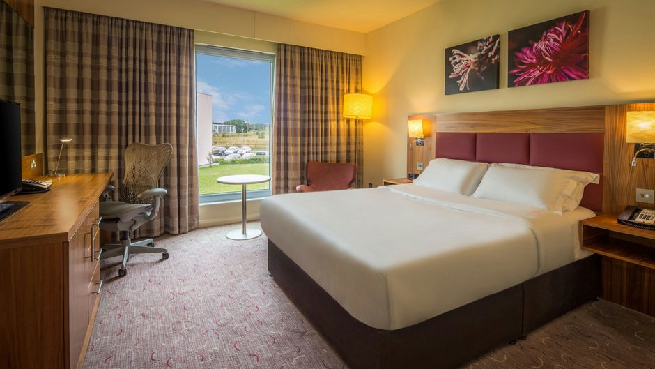 London Luton Vale Hotel Room