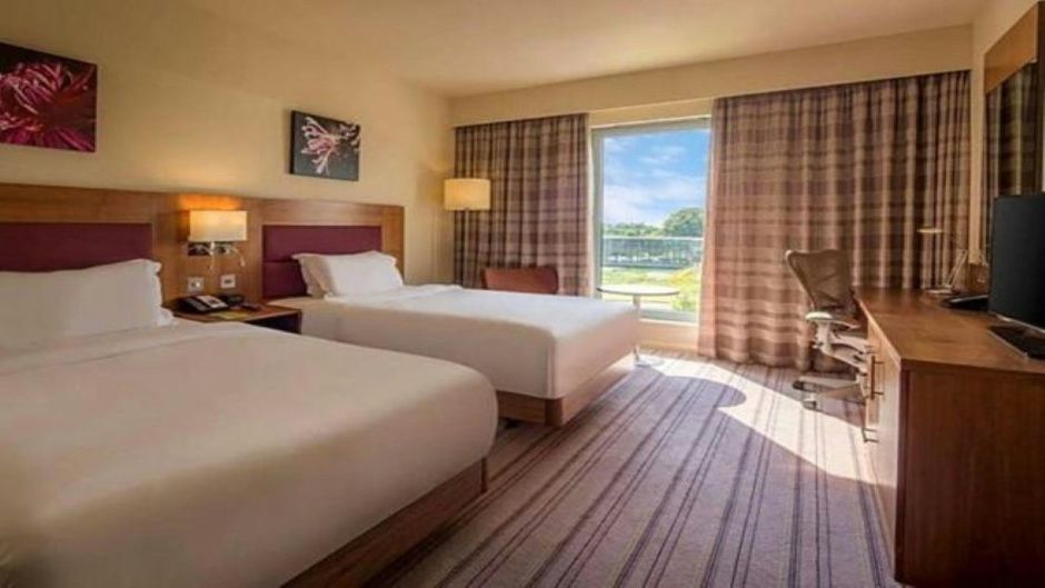 London Luton Vale Hotel Room