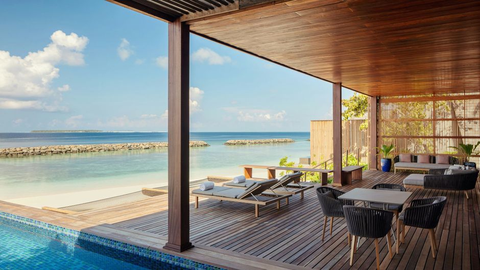 The St. Regis Maldives Vommuli Resort Pool