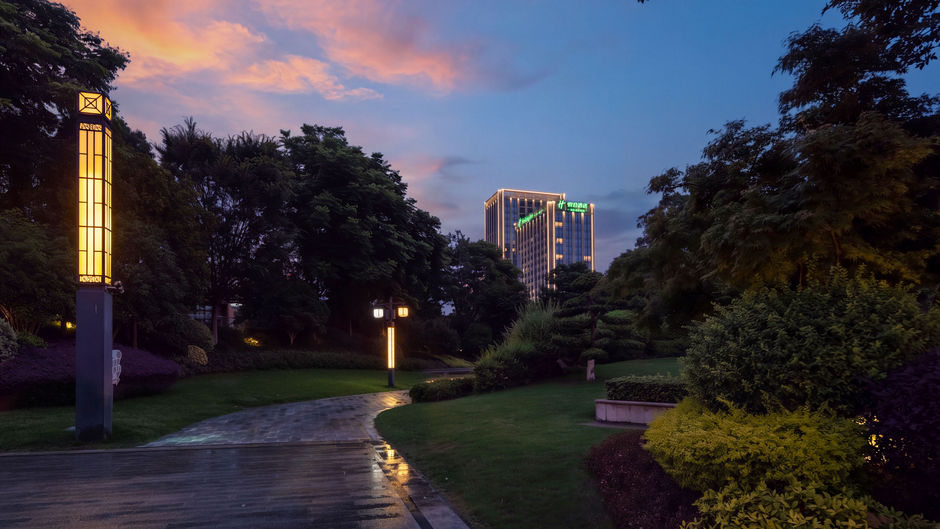 Holiday Inn Jiaxing Nanhu Exterior