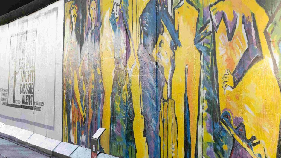 Locke at East Side Gallery Exterior