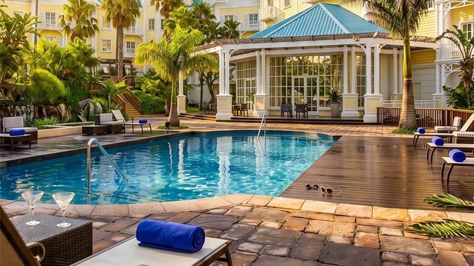 Hemingways Hotel Pool