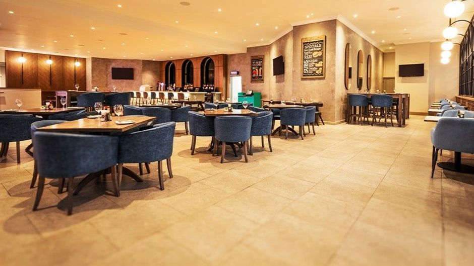 Hemingways Hotel Restaurant