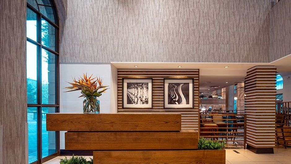 Piazza Hotel Lobby