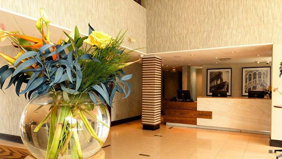 Piazza Hotel Lobby