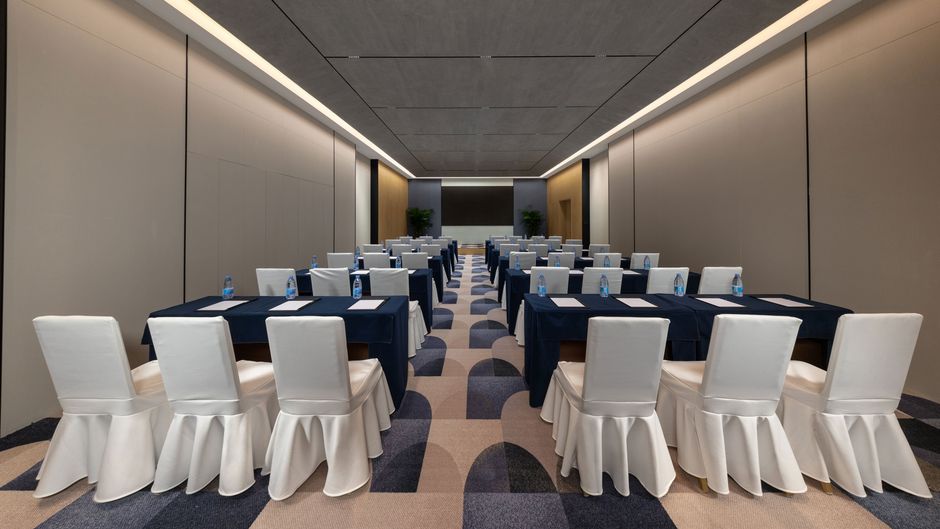 Holiday Inn Exp Luzhi Industrial Park Meeting