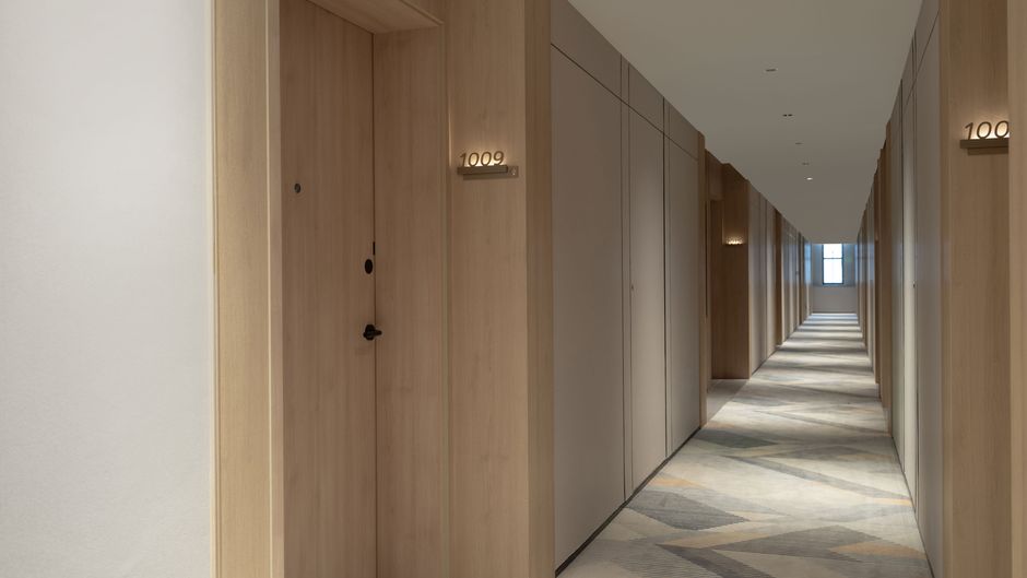 Holiday Inn Exp Luzhi Industrial Park Lobby