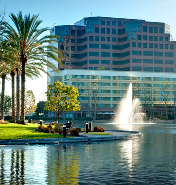 Lakeside Orange County Airport Hotel