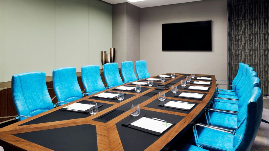 Holiday Inn Dubai Al-Maktoum Airport Meeting