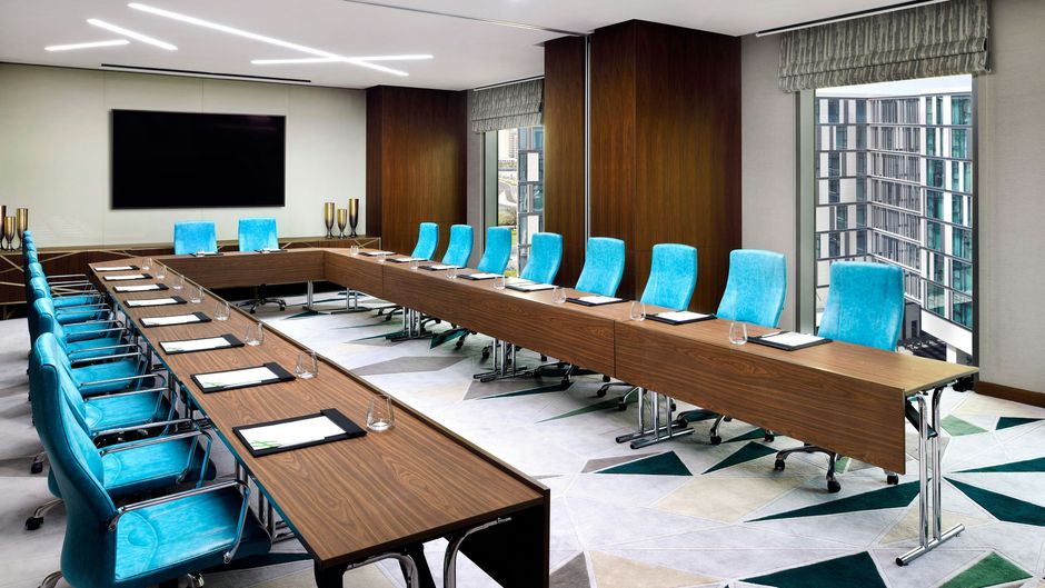 Holiday Inn Dubai Al-Maktoum Airport Meeting