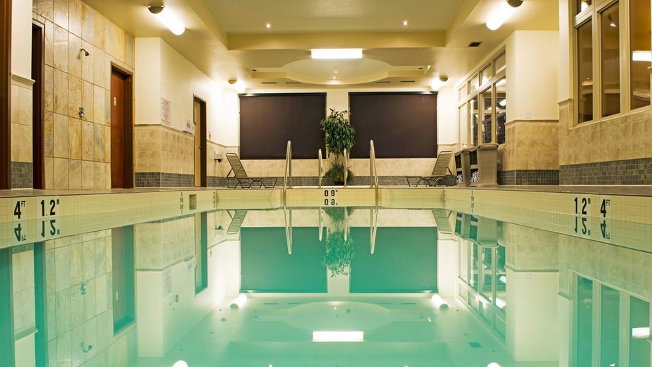 Holiday Inn Hotel & Suites-West Edmonton Pool