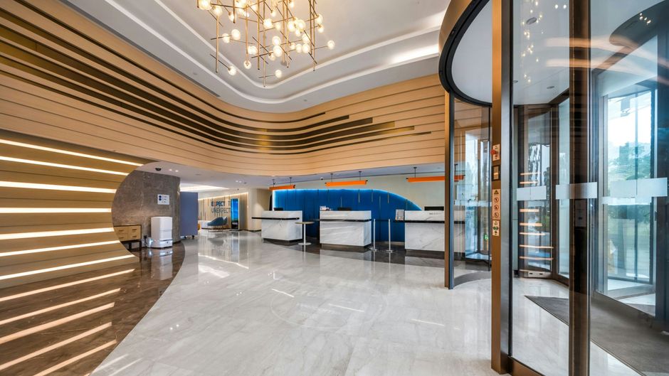 Holiday Inn Express Yibin Lobby
