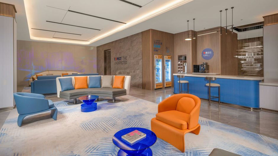 Holiday Inn Exp Ciqikou Ancient Lobby