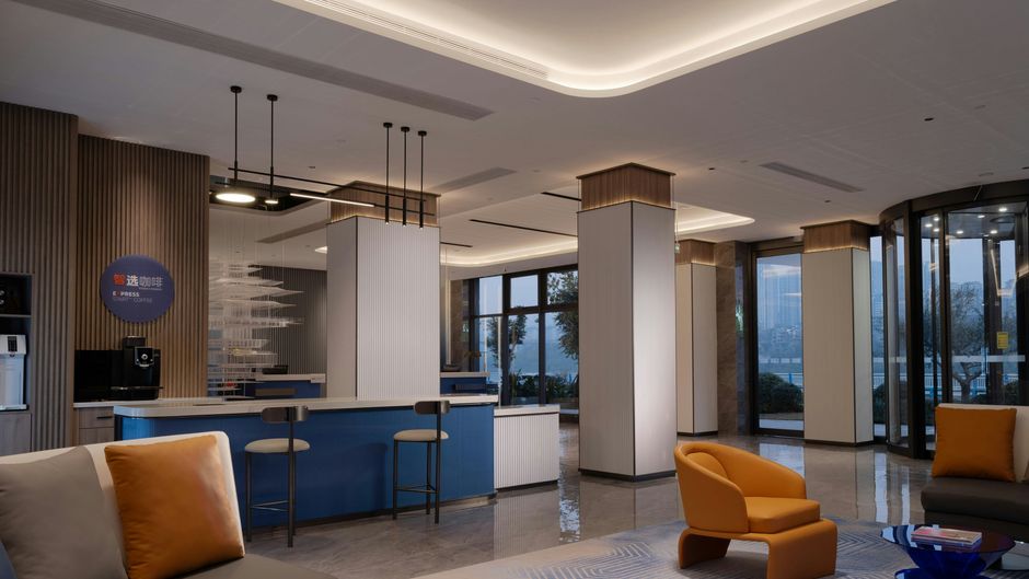 Holiday Inn Exp Ciqikou Ancient Lobby