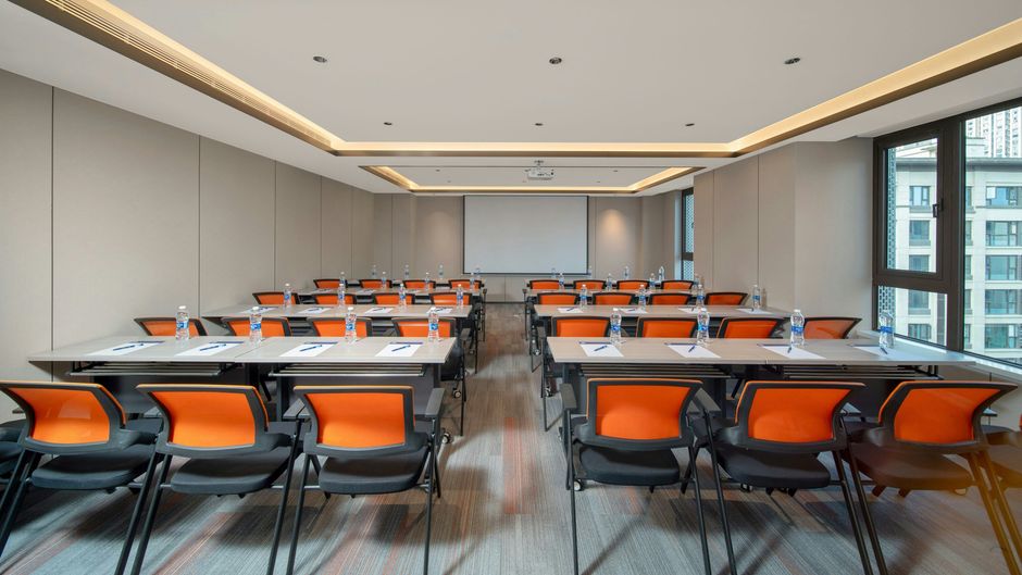Holiday Inn Exp Ciqikou Ancient Meeting