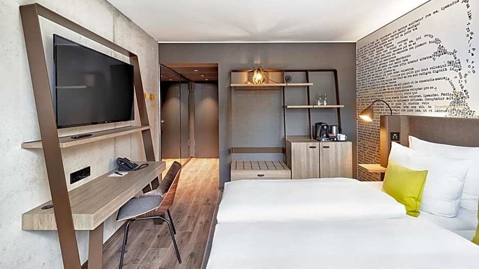H2 Hotel Leipzig Room