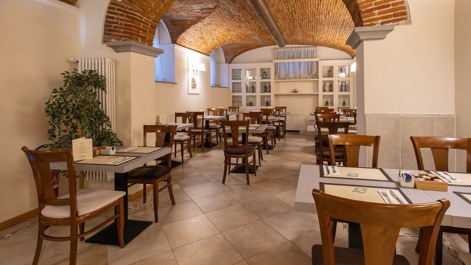 Hotel Embassy City Resort Restaurant