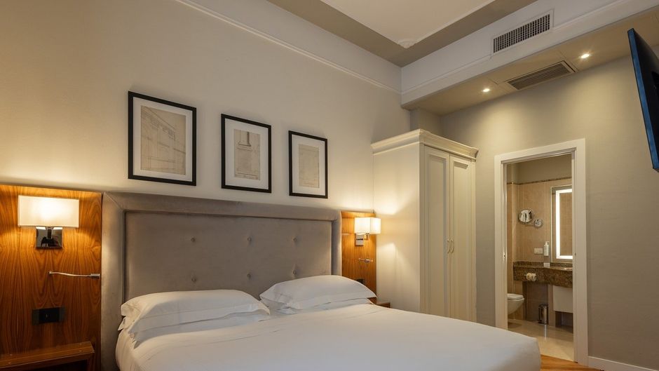 Hotel Embassy City Resort Room
