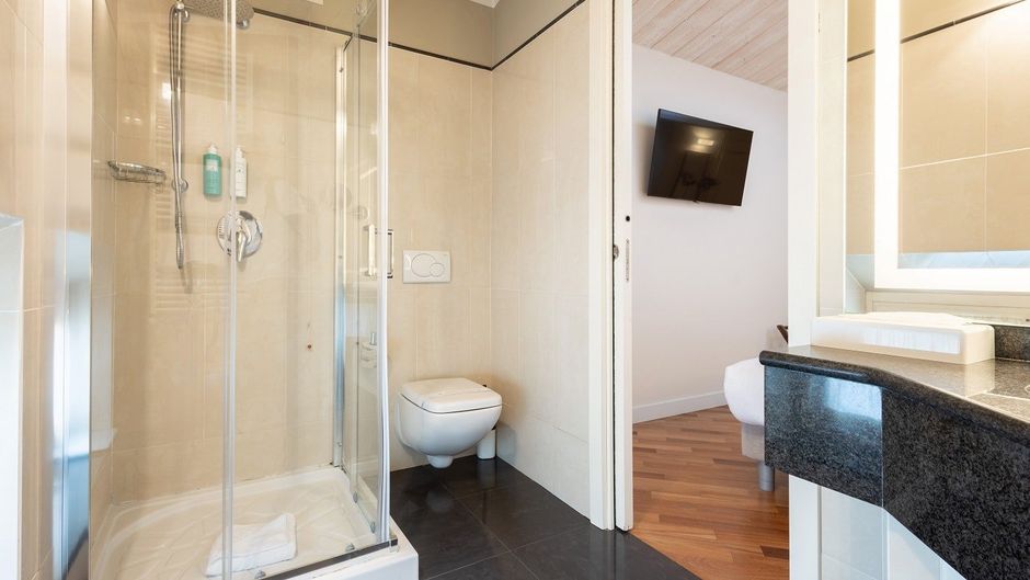 Hotel Embassy City Resort Room