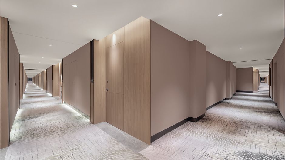 Holiday Inn Bayanbulak Lobby