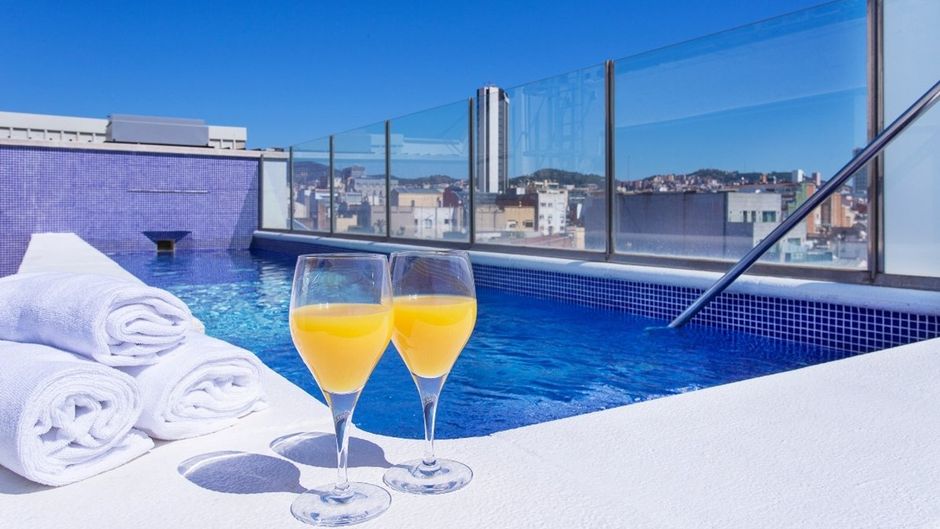 1881 Barcelona Grand Rosellon Hotel Pool